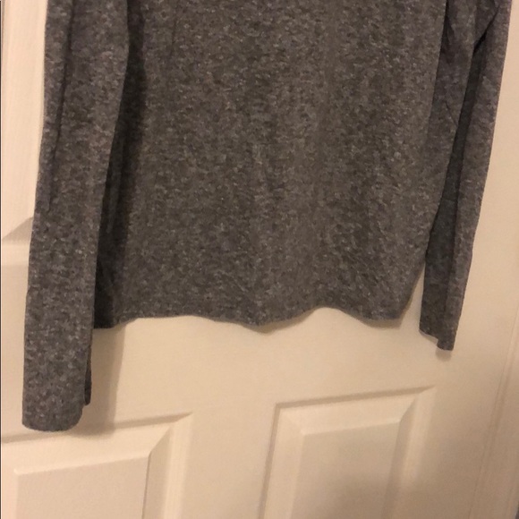 Madewell long sleeve grey top! EUC - Picture 8 of 8